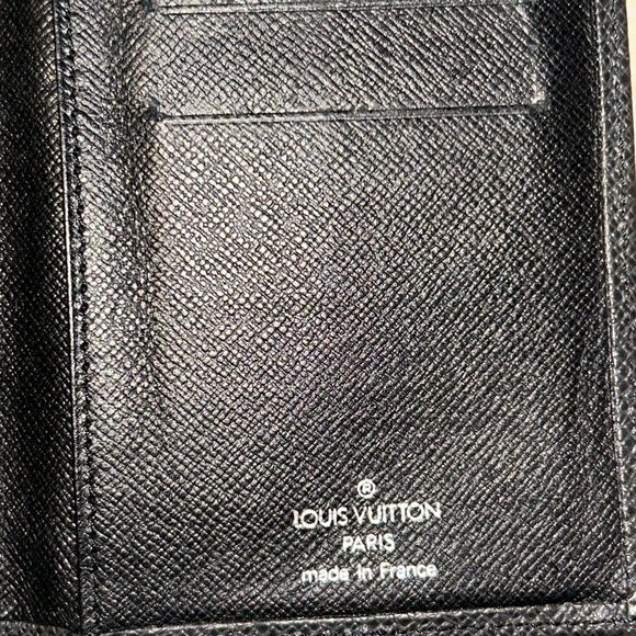 Louis Vuitton Black Taiga Long Wallet - Picture 2 of 14
